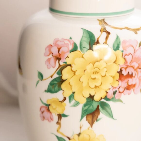 Vintage Kaiser West Germany Large White Floral Ceramic Lidded Ginger Jar - Picture 3 of 6